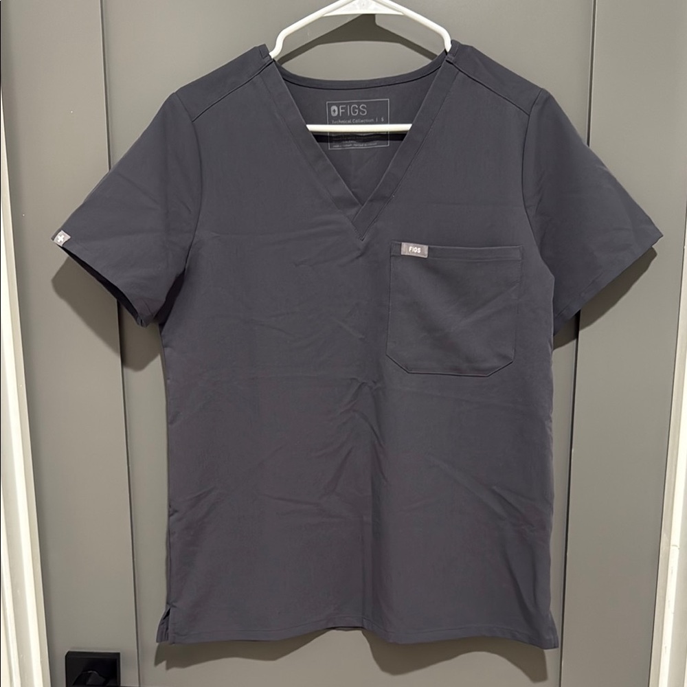Figs V-Neck Scrub Top in Charcoal